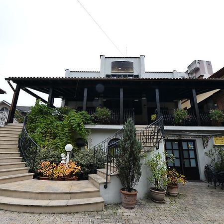 Pensiunea Antique Târgu Jiu Exterior foto